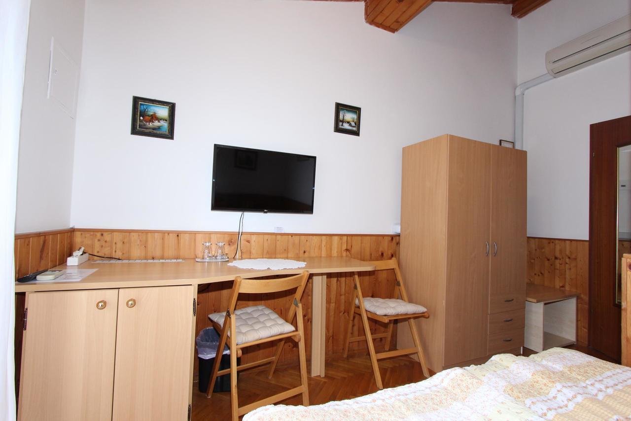 Guest House Aurora Rovinj Exteriör bild
